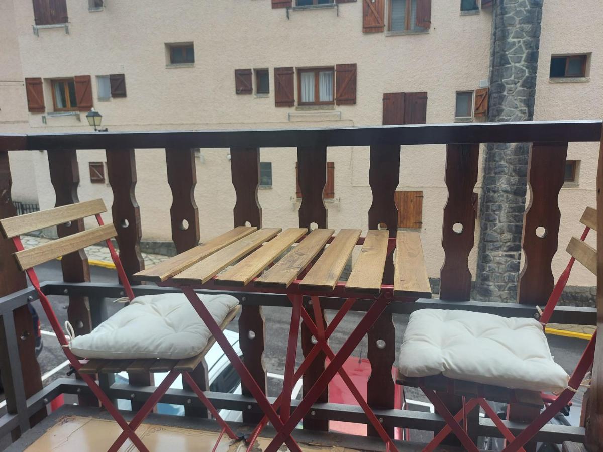 Casa Bihotz - Bonito Y Centrico Apartamento Con Garaje En Sallent Sallent de Gállego Buitenkant foto